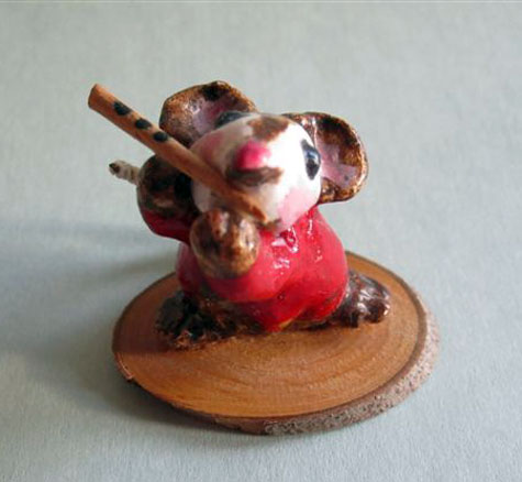 MM-05a_Little_Fifer_with_Fife_red