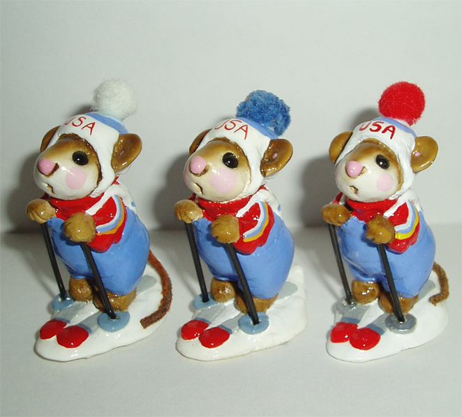 MS-09_Skier_Mouse_USA_blue_pants_trio