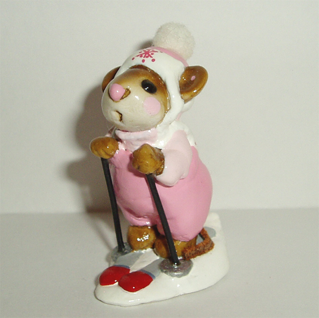 MS-09_Skier_Mouse_pink_pants_white_top_knot
