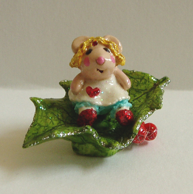 NoNum_Dolly_on_Holly_factory_gift