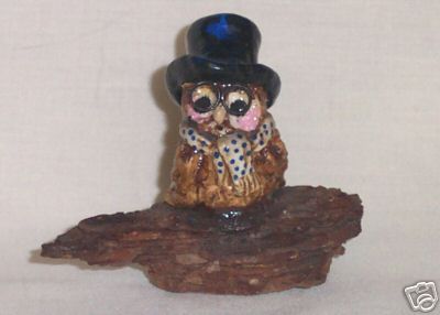 O-3_Mr_Owl_blue_dotted_tie