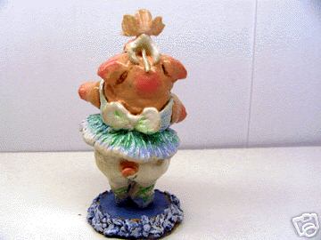 P-7_Piggy_Ballerina_blue_back