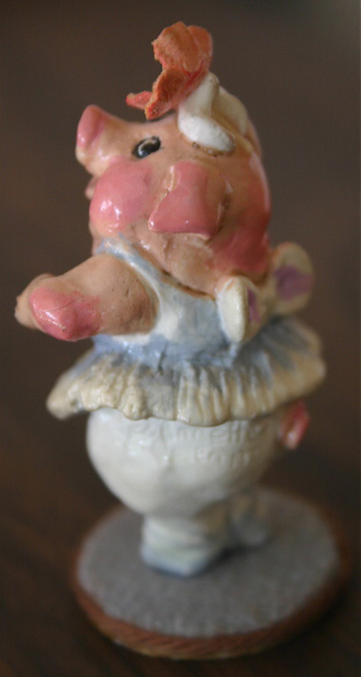 P-7_Piggy_Ballerina_blue_plain_base_back