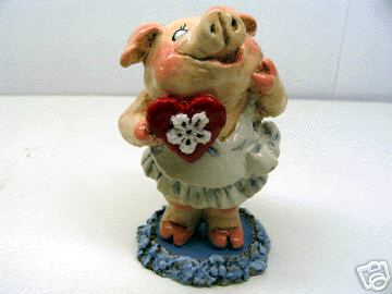 P-9_Pig_O_My_Heart_red_heart_pict2