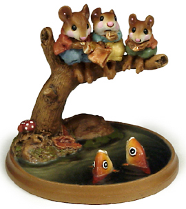PM-1_Chums_Hangin_Out
