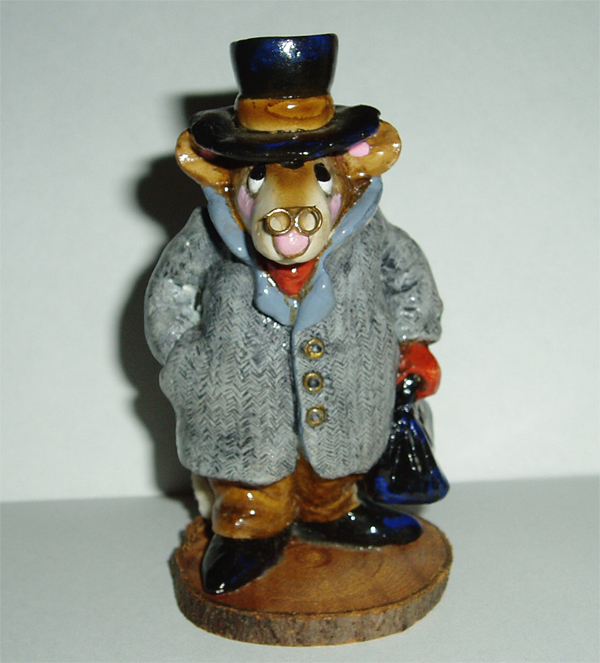 R-2_Doc_Rat_gray_coat_black_hat