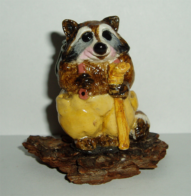 RC-2_Hiker_Racoon_yellow_pants
