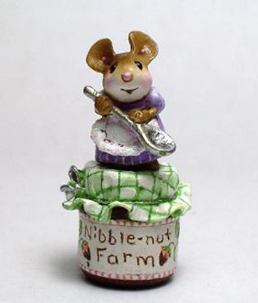TM-02_Lil_Jar_of_Jam_FairyTales_Nibble-nut_Farm_Fudge